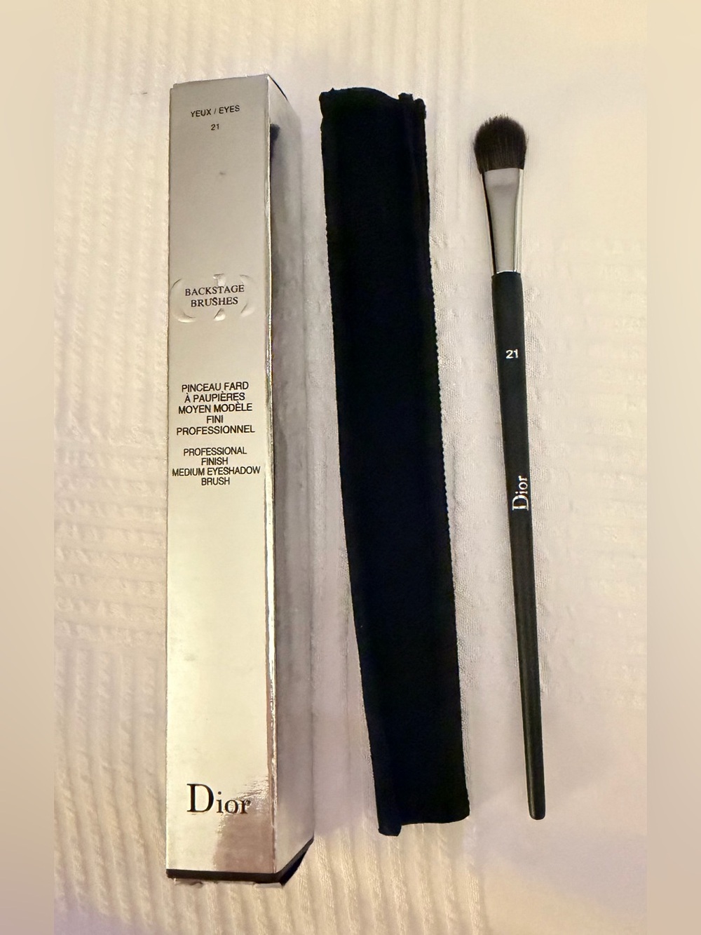DIOR BACKSTAGE Professional Finish Medium Eyeshadow Brush. NEW Rare